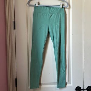 LuLaRoe buttery soft leggings. One size Like new.
Bundle and make me an offer!!